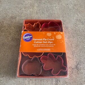 Wilton Harvest Pie Crust Cutter Set 6pc Autumn Leaves Pumpkin Acorn Shape